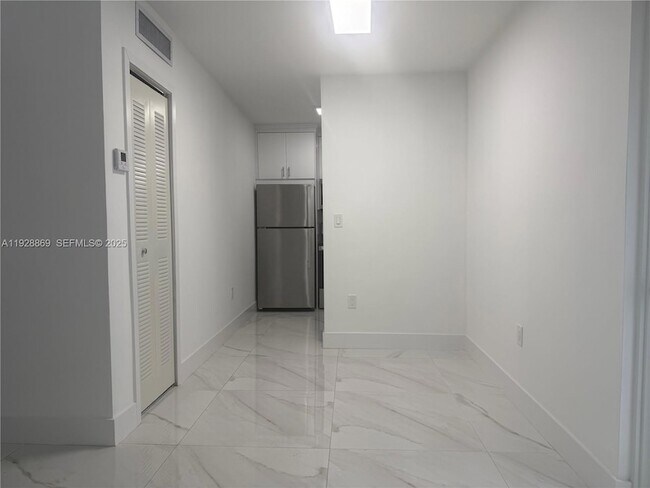 Building Photo - 1629 SW 3rd St