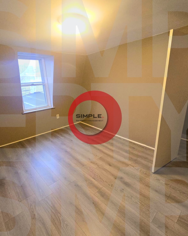 Building Photo - 5 Bedroom 1.5 bath house