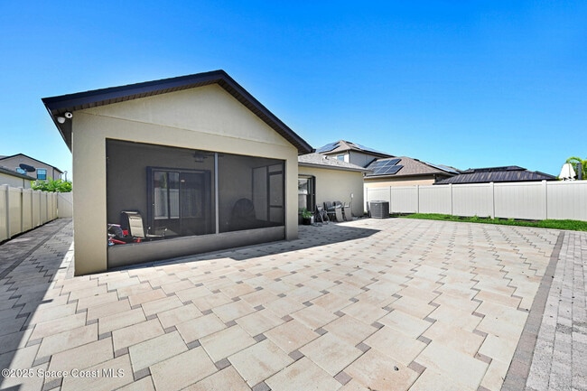 Building Photo - 4000 Harvest Cir