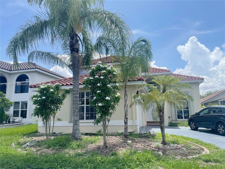 Primary Photo - 1320 NW 185th Ave