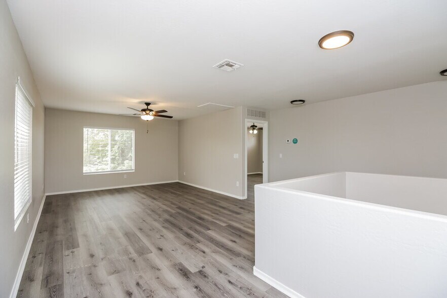 Building Photo - 31254 N Blackfoot Dr