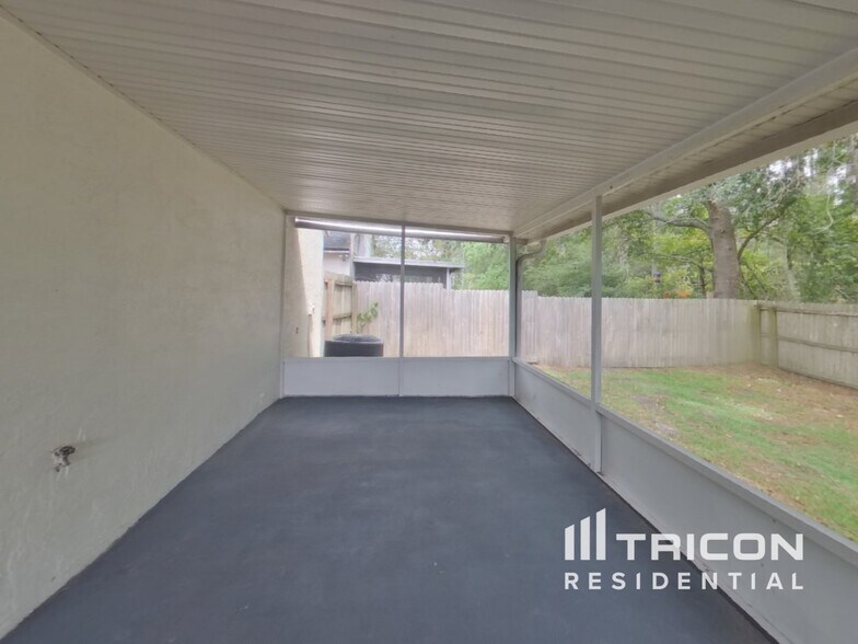 Building Photo - 321 Placid Lake Dr