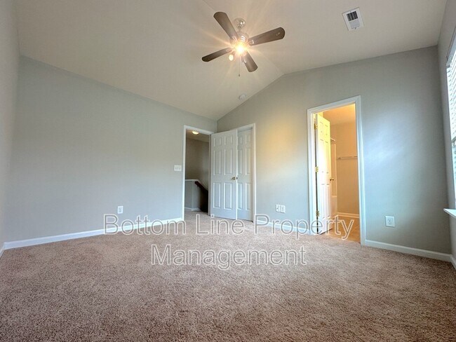 Building Photo - 11115 Derryrush Ave