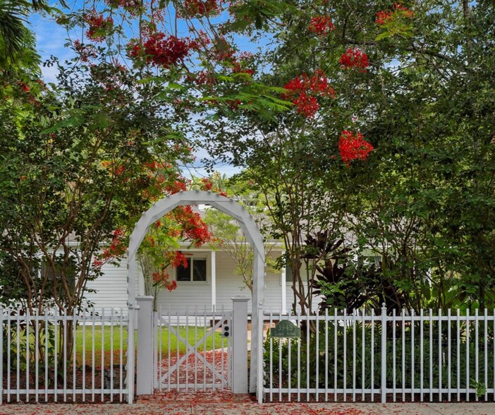 Building Photo - 3945 Loquat Ave