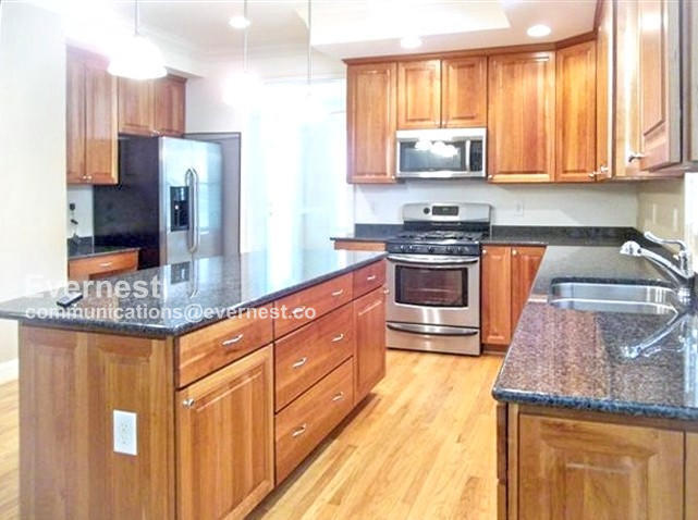 Building Photo - 3204 Eagles Watch