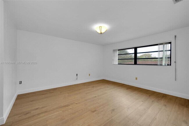 Building Photo - 1240 Ortega Ave