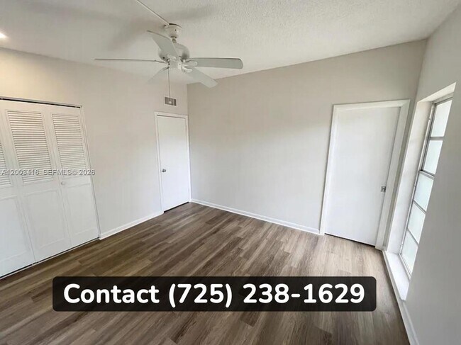 Building Photo - 153 SE Calmoso Dr