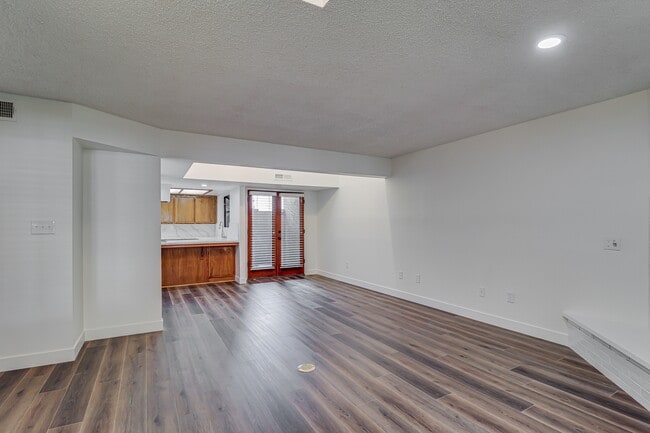 Building Photo - 7330 Stockdale Hwy