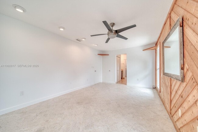 Building Photo - 7320 SW 100th Ct