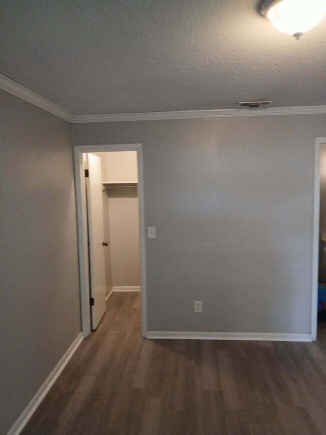 Building Photo - 200 SE Hanover Pl