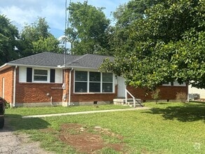 Building Photo - Awesome 4 or 5 Bedroom with 1.5 bath