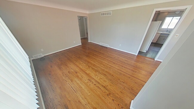 Building Photo - 20417 Sunnydale St