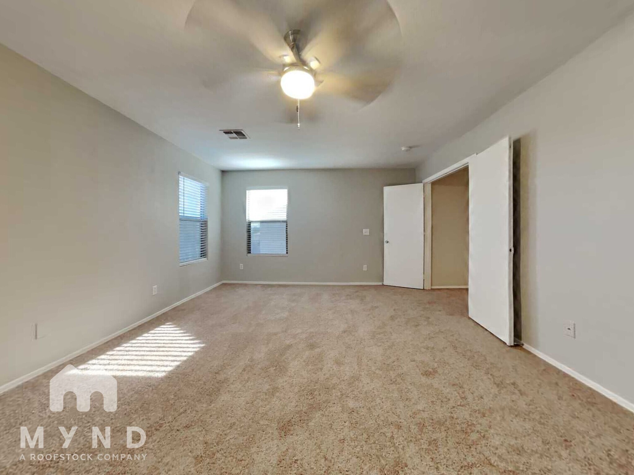 Building Photo - 11529 W Flores Dr