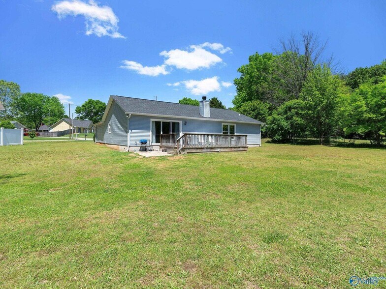 Building Photo - 105 Whisperbrook Cir