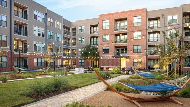 Building Photo - 15250 Quorum Dr