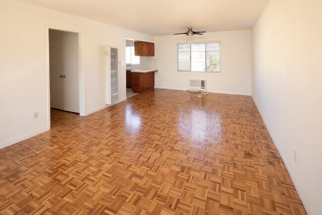 Building Photo - Spacious 2BR/1.5Bath Near North Park with ...