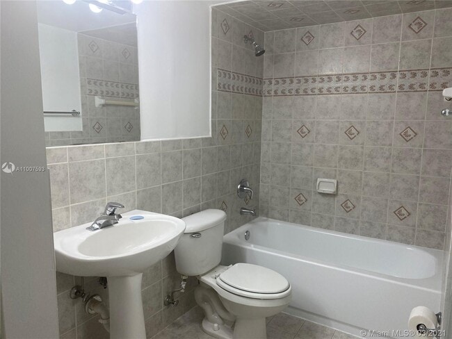 Building Photo - 9525 SW 138th Pl