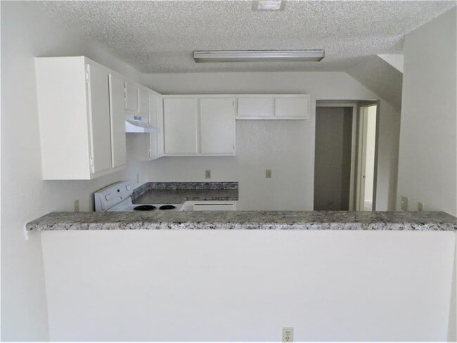 Building Photo - 2217 Katy Ln