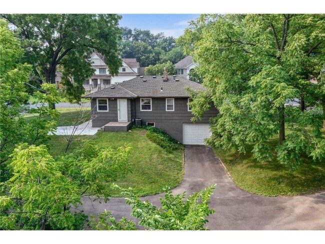 Building Photo - 1435 Englert Rd