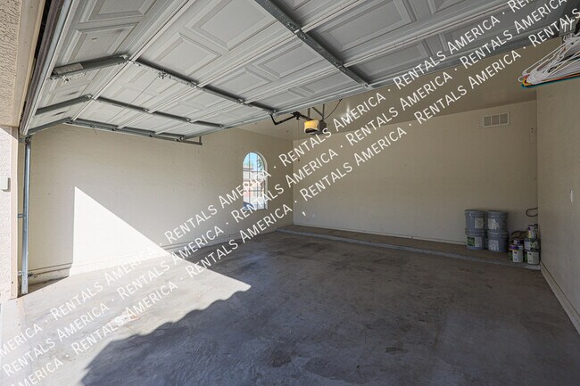 Building Photo - 15029 W Wethersfield Rd