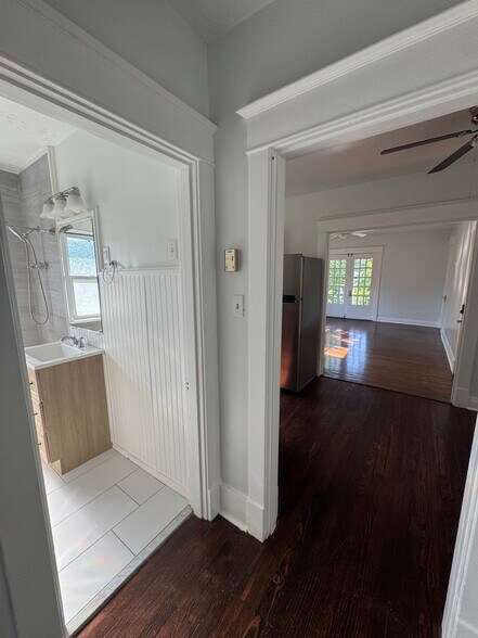 Building Photo - 1333 Castlewood Ave