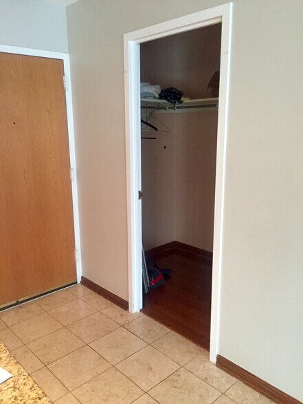 Building Photo - 211 E Ohio St