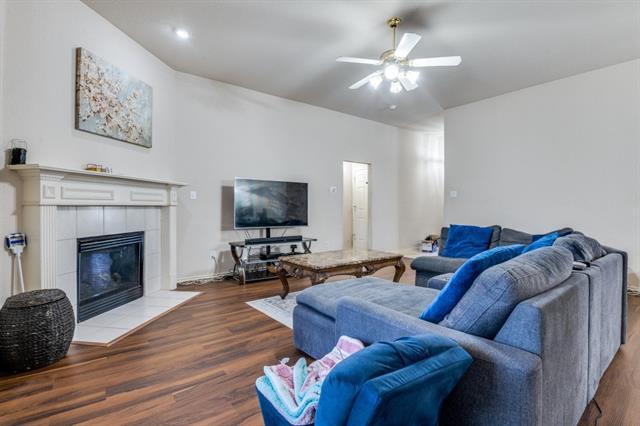 Building Photo - 1330 Lyra Ln