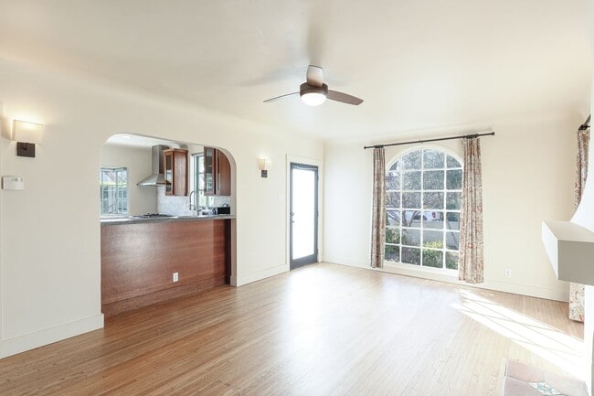 Building Photo - 3-Bed + 2-Bath Home | Midtown Ventura | Unfurnished