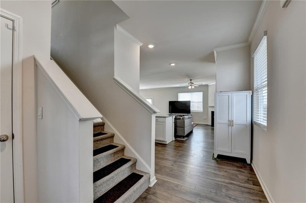 Building Photo - 31 Valleywood Ct