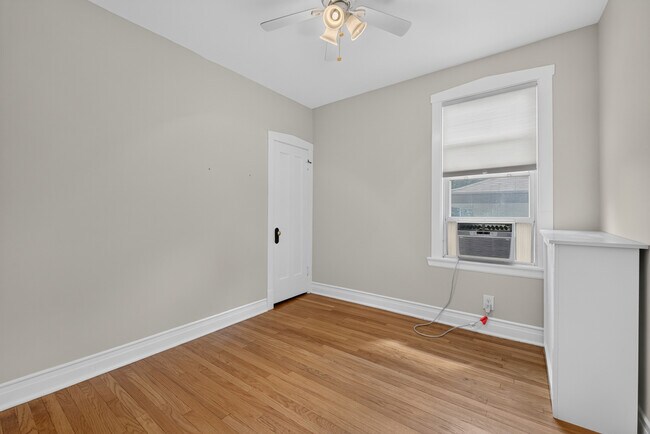Building Photo - 414 S Harvey Ave