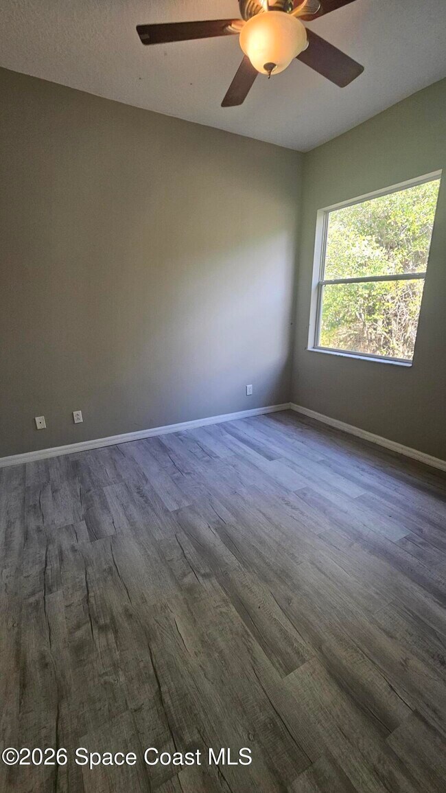 Building Photo - 1024 Westport St SE