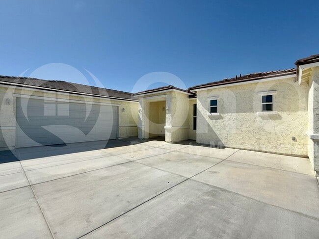 Primary Photo - 22536 W Huntington Dr