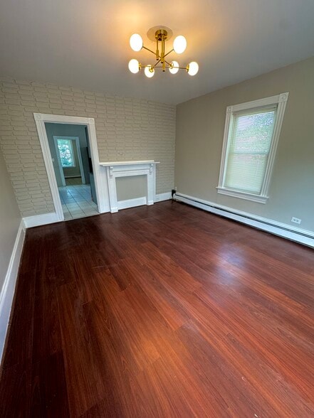 Living room - 88 Berkshire St