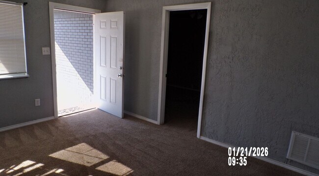 Building Photo - NICE HOME IN THE RIDGECREST AREA. PETS NEGOTIABLE WITH OWNERS APPROVAL