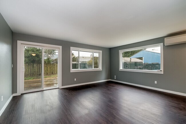 Building Photo - Beautiful, Spacious 4-bedroom home in Ferndale!