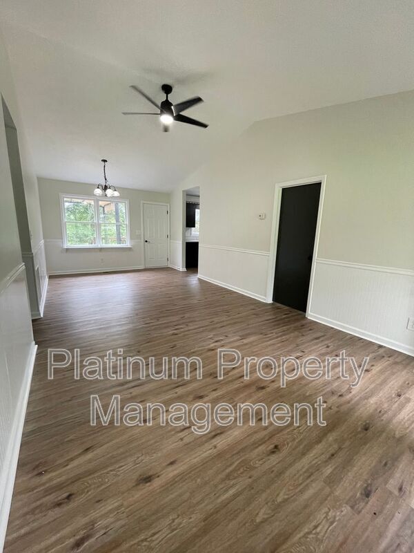 Building Photo - 35 Pecks Creek Ct