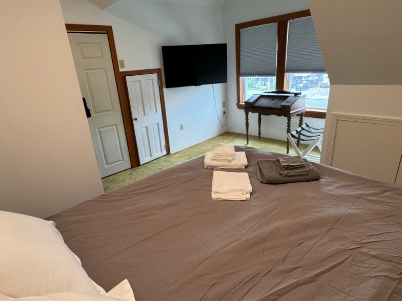 Building Photo - 14 Purtill Ave