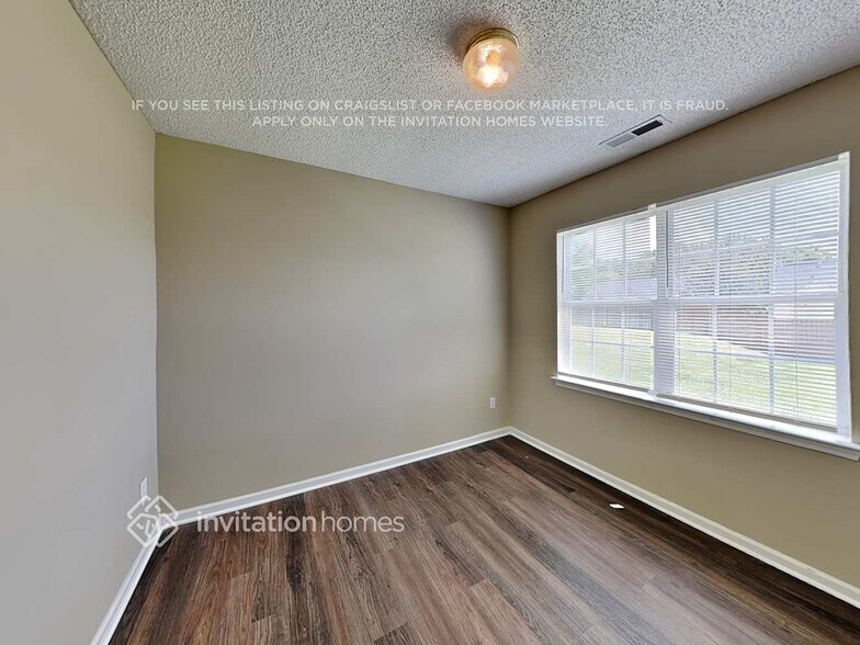 Building Photo - 171 Golding Dr
