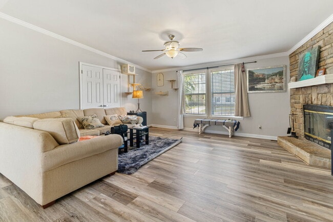 Building Photo - 214 Shipman's Pike