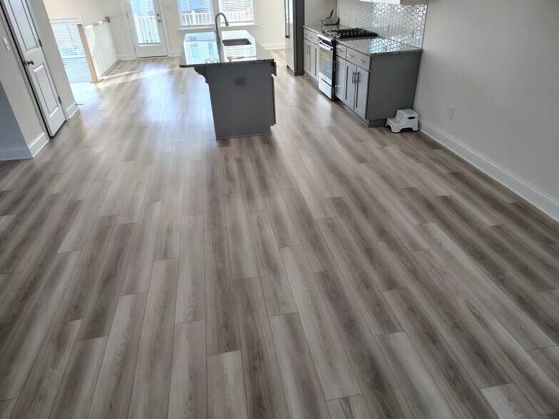 Building Photo - Room in Townhome on Walnut Hl Rd NW