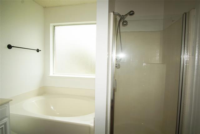 Building Photo - 506 White Swan Dr