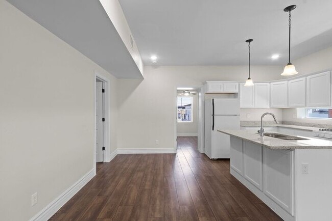 Building Photo - Be the First to Live in This Fully Renovat...