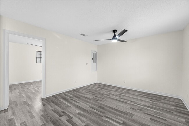 Building Photo - 7614 Grahamcrest Dr