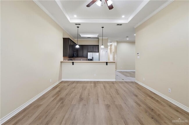 Building Photo - 15 Wellington Ave