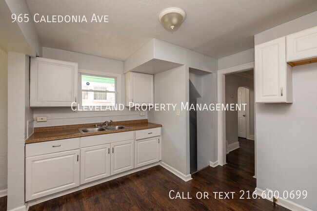 Building Photo - 965 Caledonia Ave