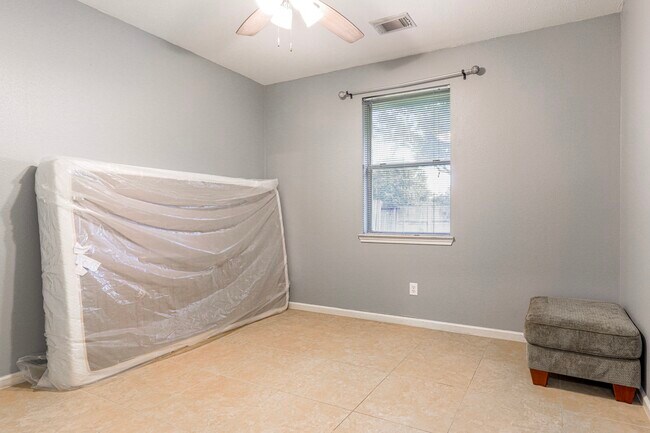 Building Photo - 20919 Garden Arbor Ln