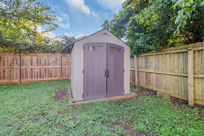 Building Photo - LIVE CLOSE TO THE ACTION — Modern 3-Bedroom Rental in Charlotte’s Reid Park!