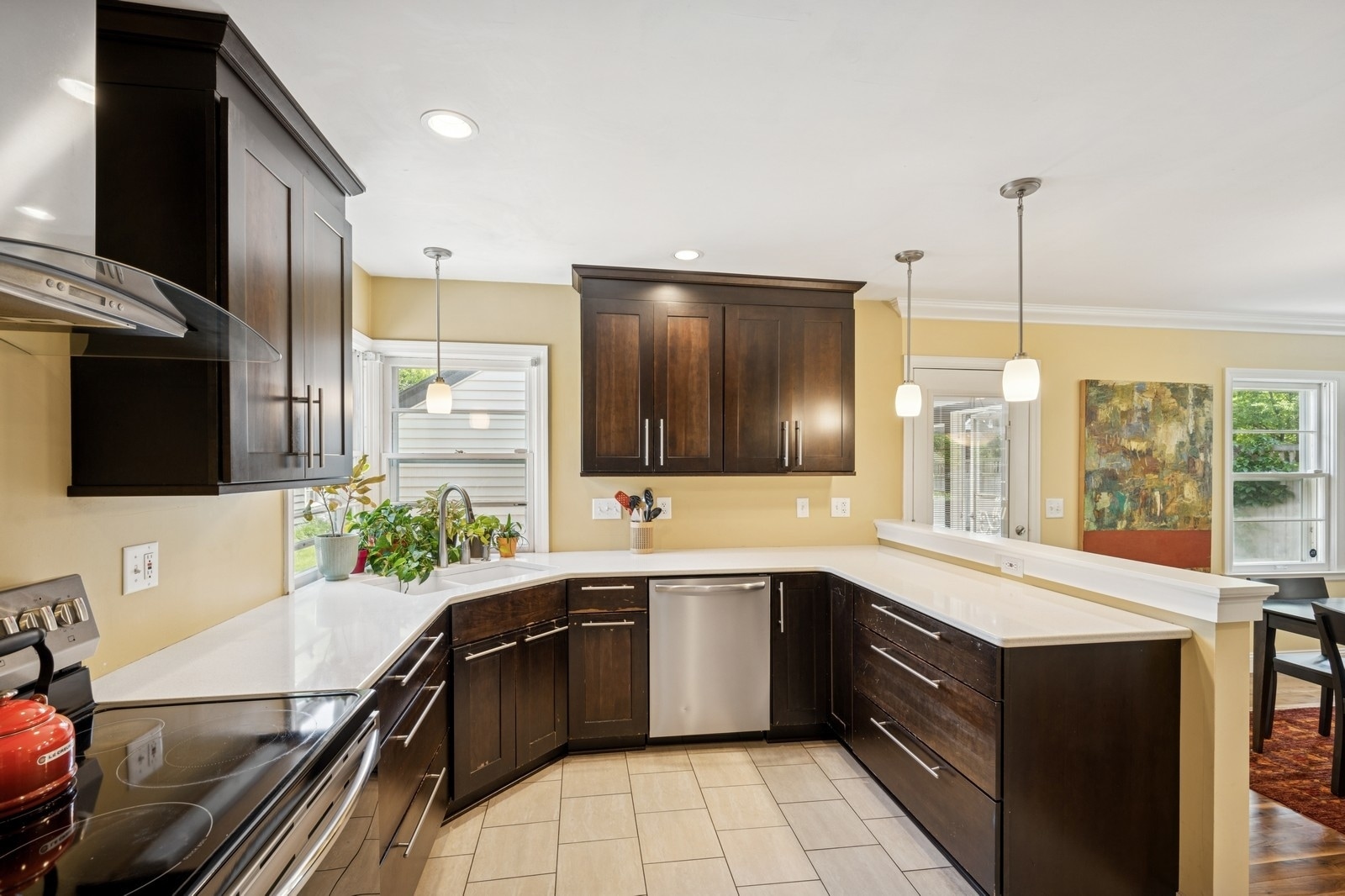 Kitchen (open plan) - 5249 Abbott Ave S