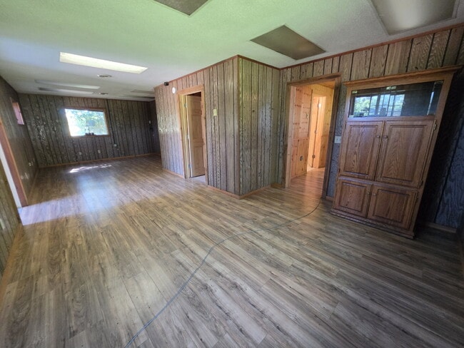 Building Photo - 24.2 Acres – Industrial Warehouse, Residential Or Office Space, Pole Shed & Recreational Land