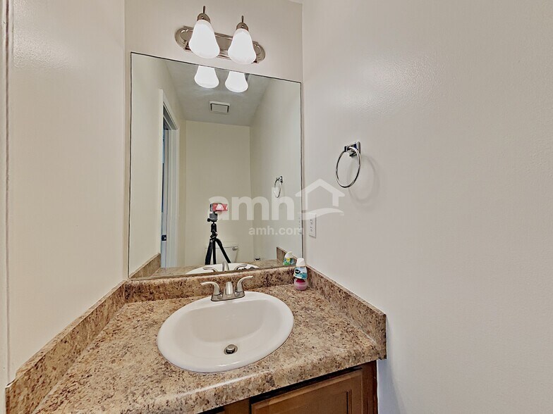 Building Photo - 505 Allens Landing Ct